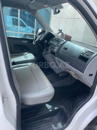 Volkswagen Transporter-9