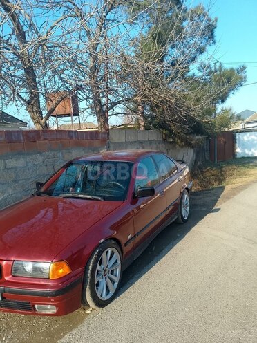 BMW 318-2