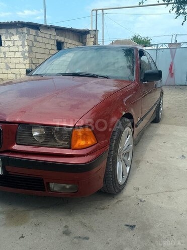 BMW 318-3
