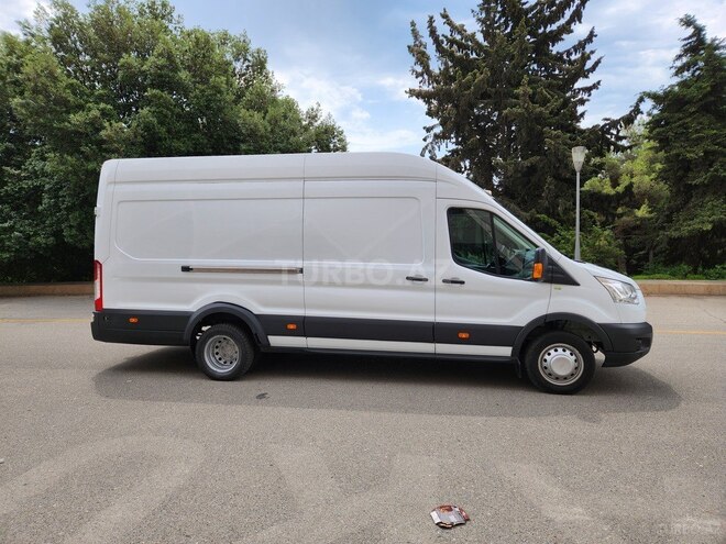Ford Transit-4