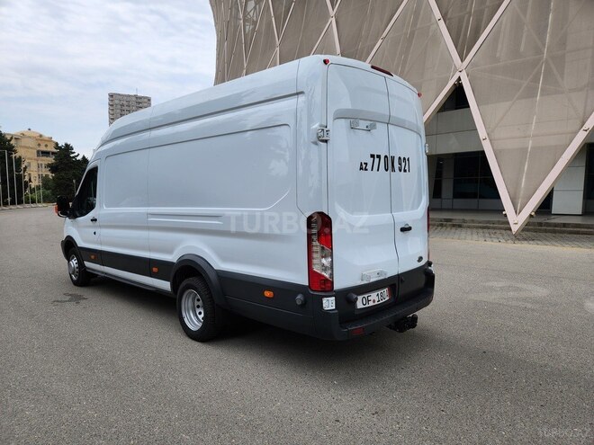 Ford Transit-5