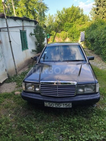 Mercedes 190-1