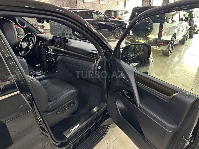 Lexus LX 450d-15