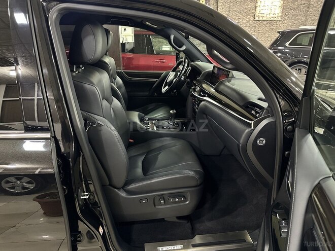 Lexus LX 450d-14