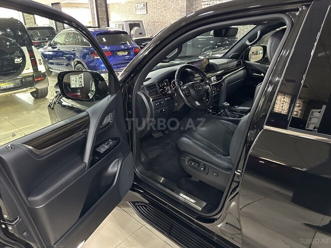 Lexus LX 450d-9
