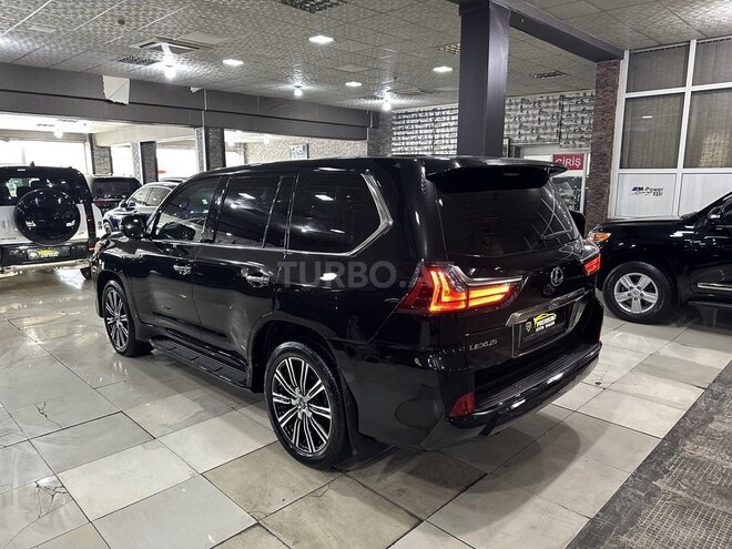 Lexus LX 450d-5