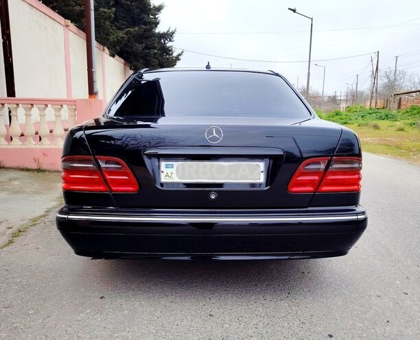 Mercedes E 320-6