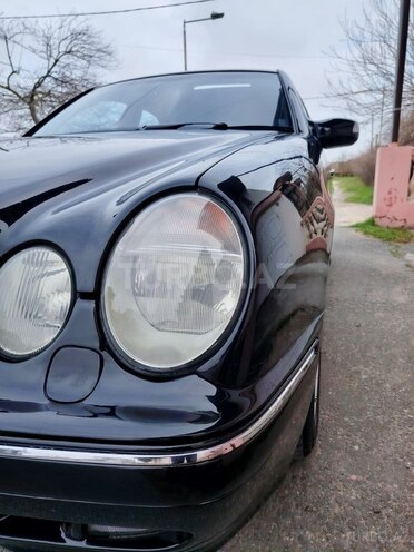 Mercedes E 320-12