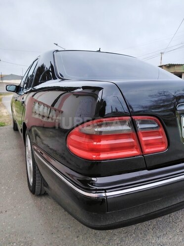 Mercedes E 320-10