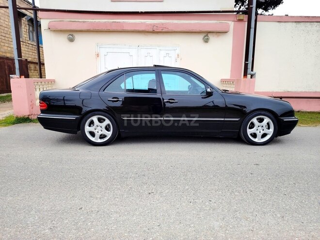 Mercedes E 320-4