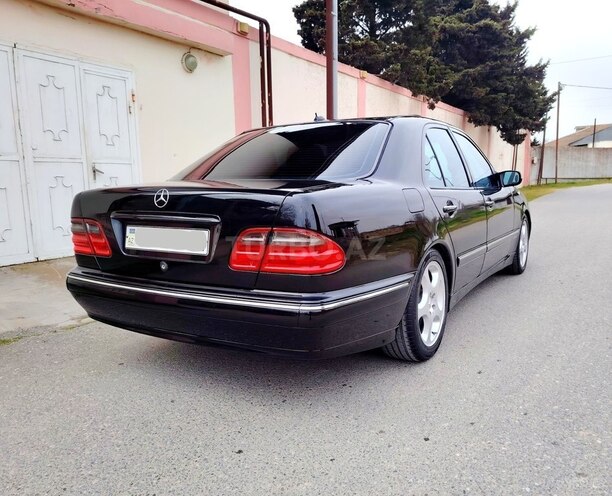Mercedes E 320-5