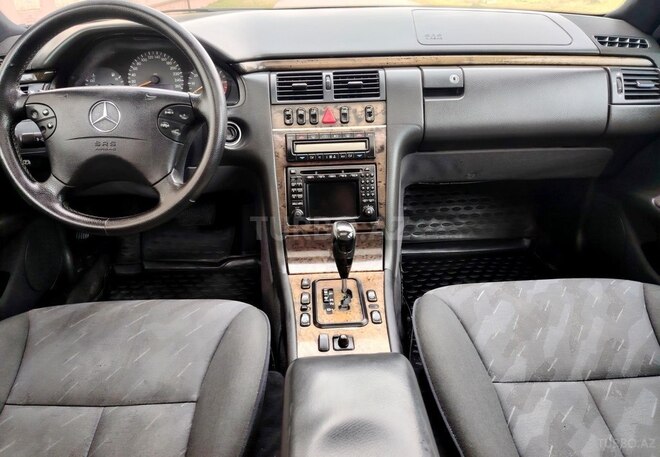 Mercedes E 320-18