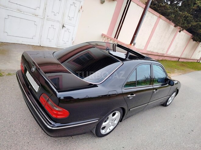 Mercedes E 320-9