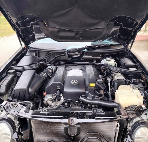 Mercedes E 320-16