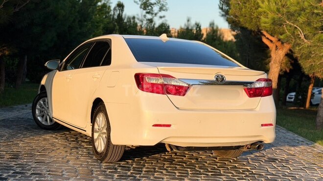 Toyota Camry-6