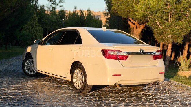 Toyota Camry-5