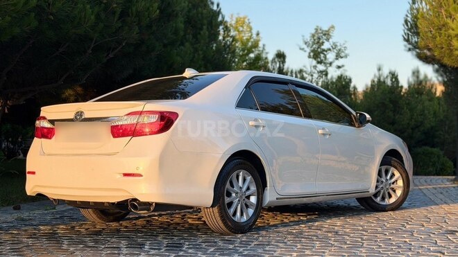 Toyota Camry-11