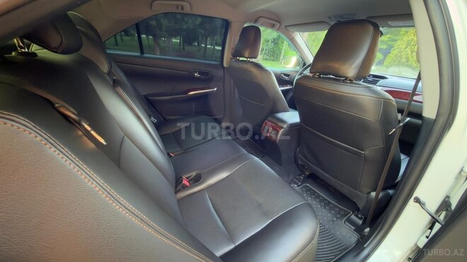 Toyota Camry-17