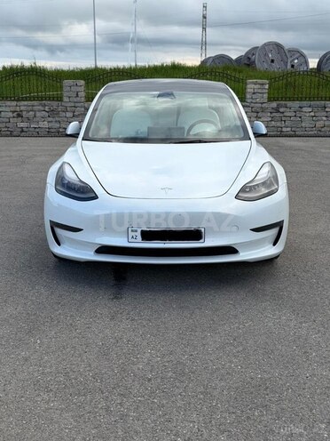 Tesla Model 3-3