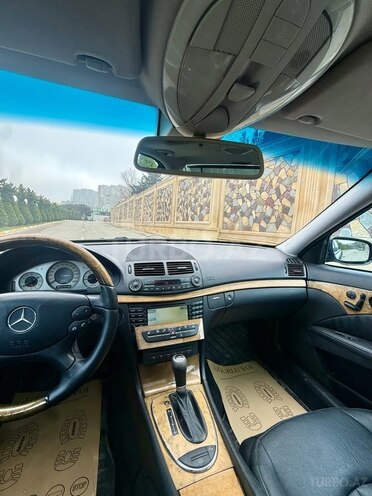 Mercedes E 320-8