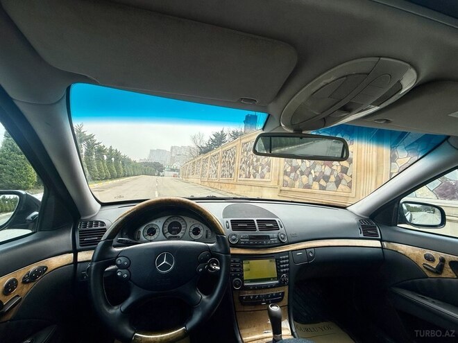 Mercedes E 320-7