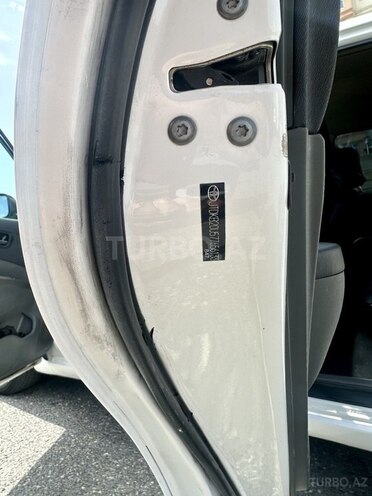 Toyota Prius-14