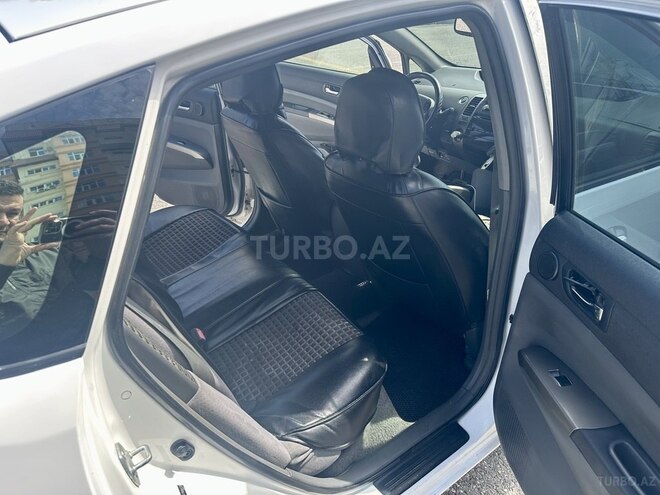 Toyota Prius-13