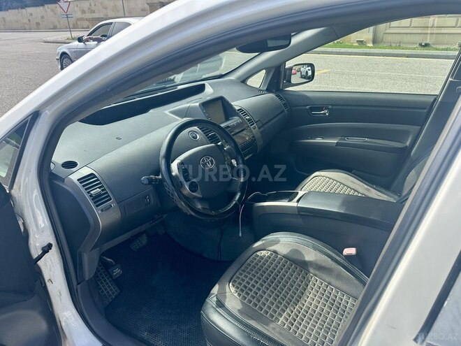 Toyota Prius-10