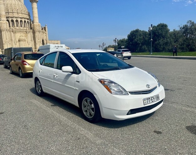 Toyota Prius-2