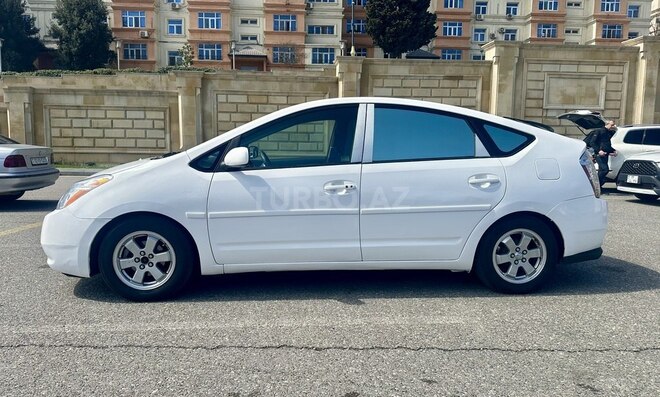 Toyota Prius-5