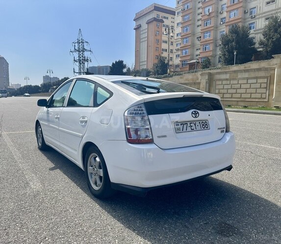 Toyota Prius-8