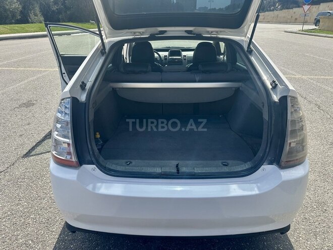 Toyota Prius-16