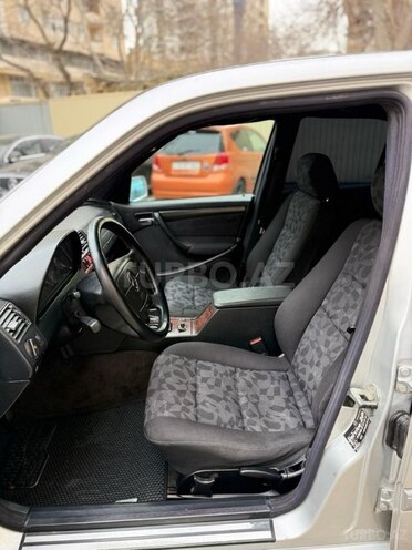 Mercedes C 220-9