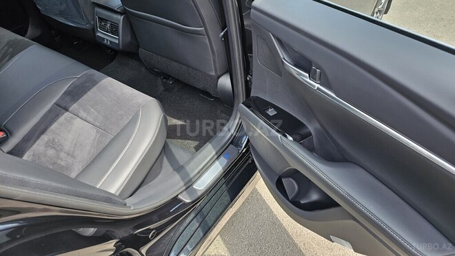 Toyota Camry-15