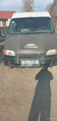 Ford Transit-1