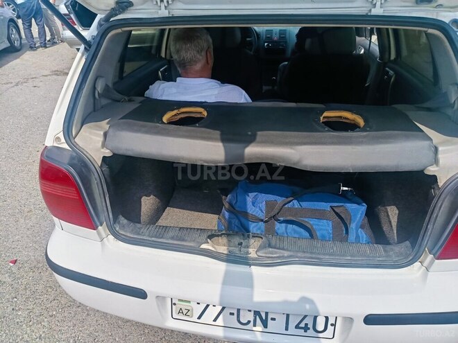 Volkswagen Polo-4