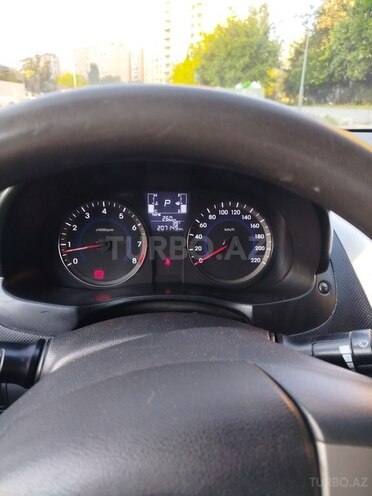 Hyundai Accent-5