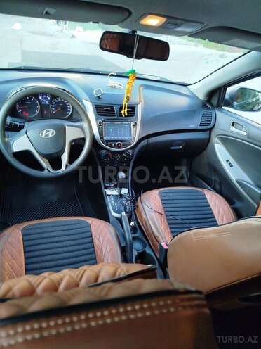 Hyundai Accent-6