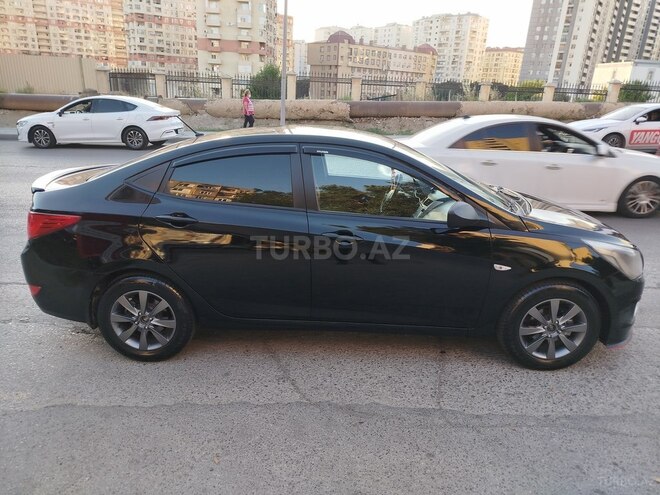 Hyundai Accent-3