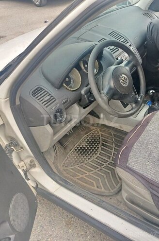 Volkswagen Polo-8