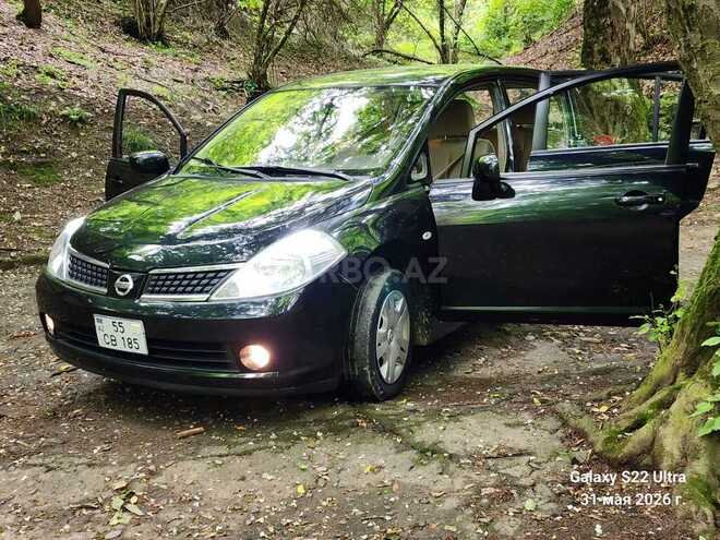 Nissan Tiida-1