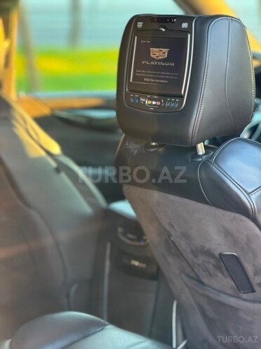 Cadillac Escalade-13