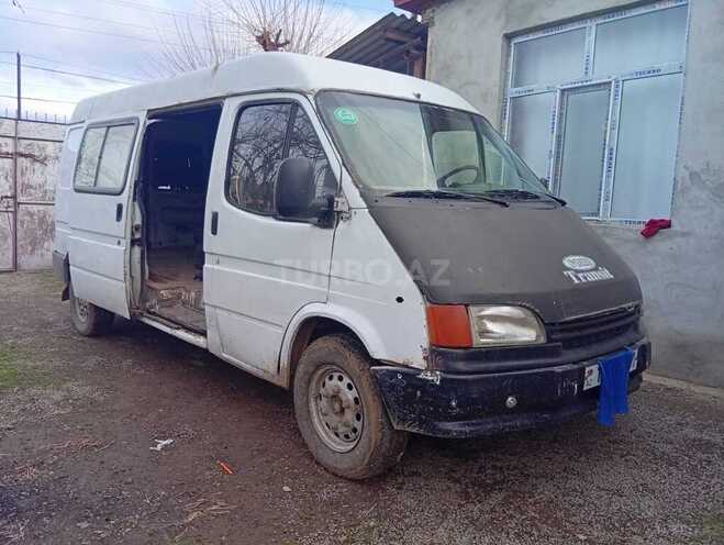 Ford Transit-7