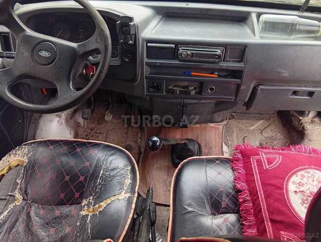 Ford Transit-8