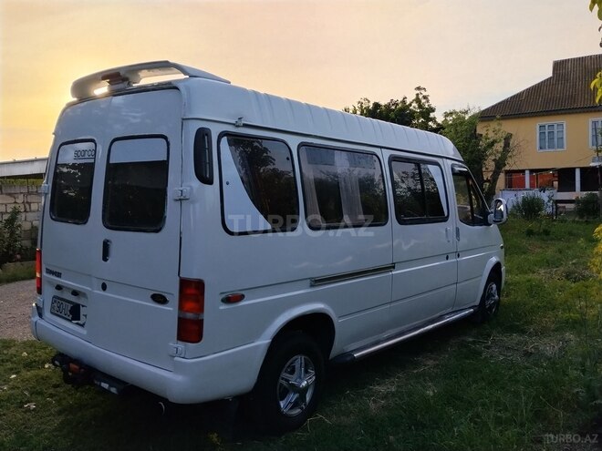 Ford Transit-3