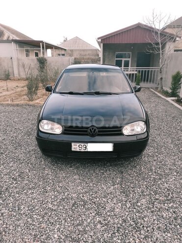 Volkswagen Golf-1