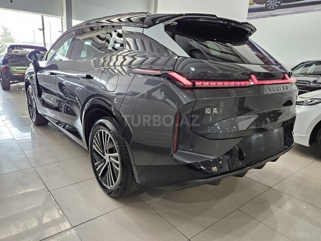 Lynk & Co 08-7