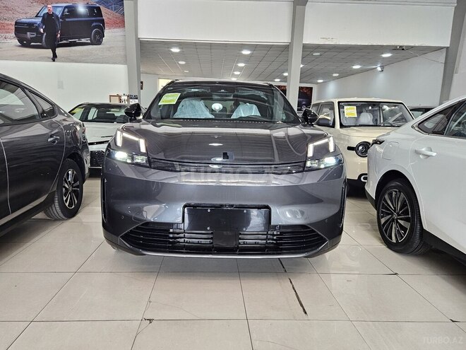 Lynk & Co 08-1