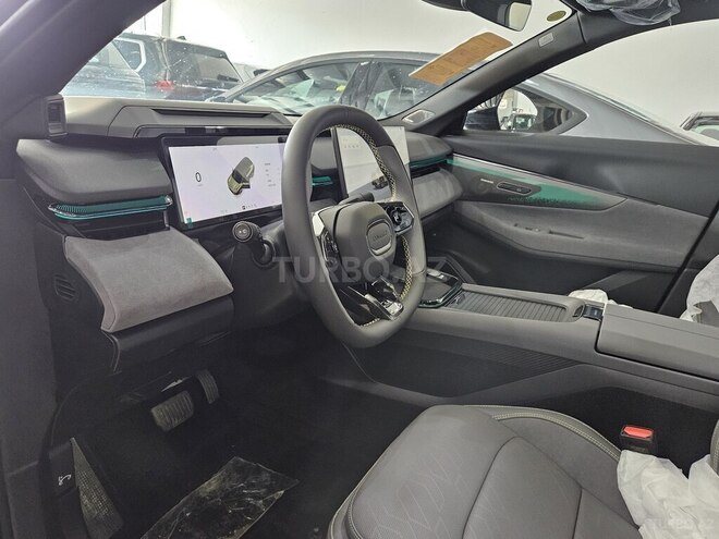 Lynk & Co 08-9