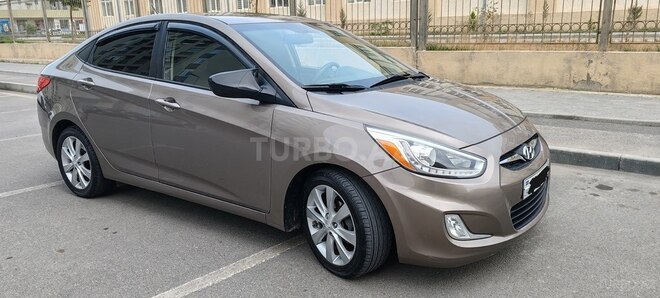 Hyundai Accent-7